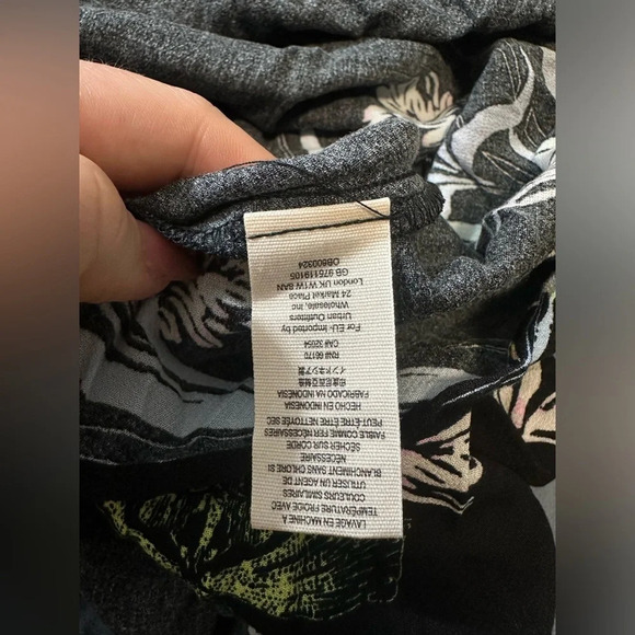 FREE PEOPLE Sz XS CLEAR SKIES ASYMMETRIC HEM COLD SHOULDER TUNIC BLACK 1228 - Picture 7 of 12